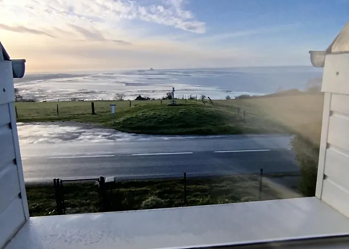 Holiday home L'oeil Du Mont Vue Unique Sur Le Mont St Michel Champeaux